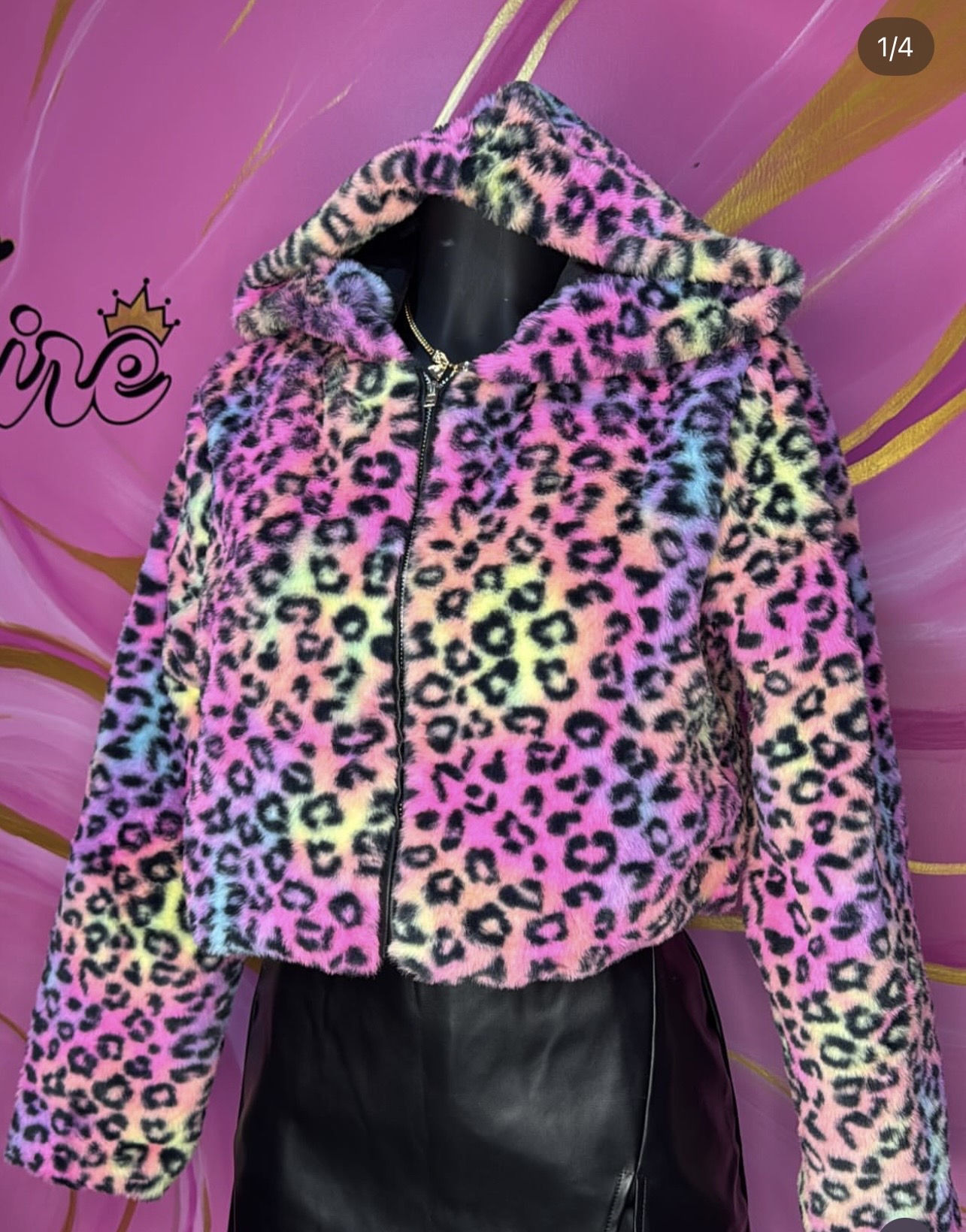 Abrigo Animal Print/ Gorro Fucsia · foto 2 de 2