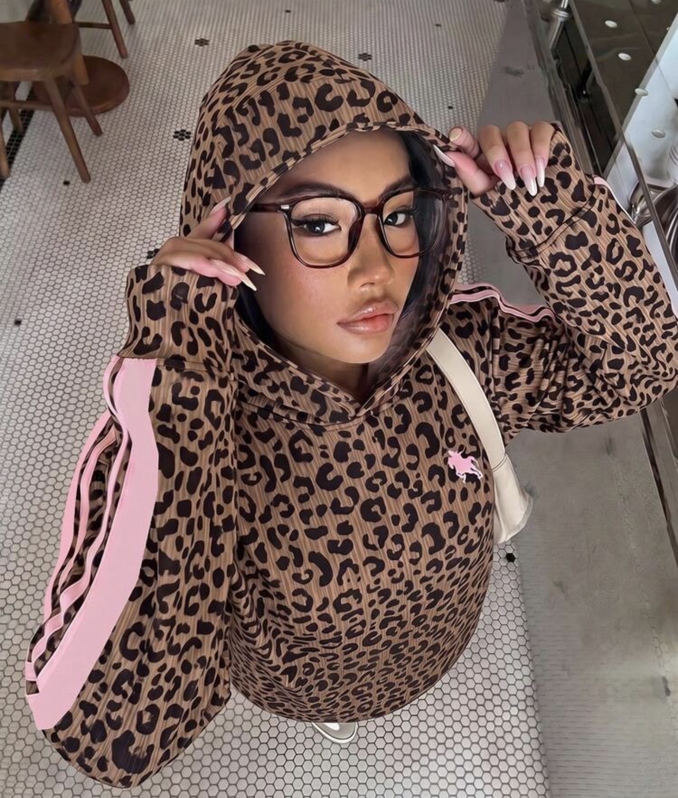 Hoodie Oversize Rosa · foto 2 de 2