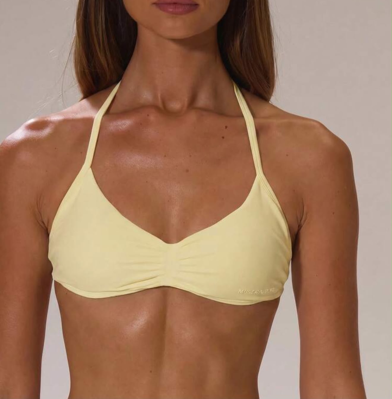 Bikini top amarillo pastel · foto 1 de 2